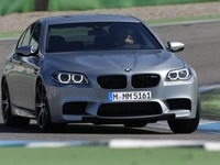 BMW M5 が進化…575psのコンペティションパッケージ新設定 画像