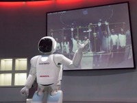 ホンダ ASIMO、説明ロボットとしての実証実験を日本科学未来館で実施 画像