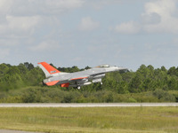 ボーイング、QF-16が最初の無人飛行を完了 画像