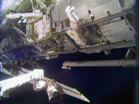 国際宇宙ステーション 船外活動による故障個所修理1回目が無事終了…宇宙服の問題で2回目を延期 画像
