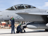 米海軍、F/A-18スーパーホーネットの赤外線探査及び追尾センサーをテスト 画像