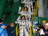 ソユーズ宇宙船 若田光一コマンダーの待つ国際宇宙ステーション ドッキングに遅れ 画像