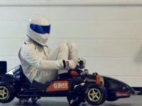 『Top Gear』の覆面レーサー、Stig…ロータスF1ファクトリーに侵入［動画］ 画像