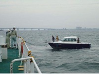 海洋環境整備船『白龍』に感謝状…航行不能のプレジャーボートを救出 画像