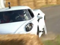【グッドウッド14】アルファロメオ 4C、ヒルクライムで事故…日産 GT-R と同じ場所［動画］ 画像