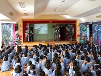 園児興奮、オプティマス・プライムが千葉の幼稚園にサプライズ訪問 画像