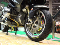 【東京モーターサイクルショー15】“疲れ”に注目した新タイヤ、ダンロップ ロードスマート3 画像