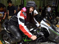 【バイクの日】秋葉原に最新バイクがズラリ勢揃い…観光客や若者らが興味津々 画像