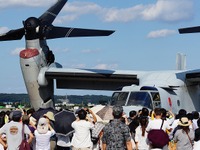 オスプレイも登場…恒例の横田基地日米友好祭、機内見学に長蛇の列 画像