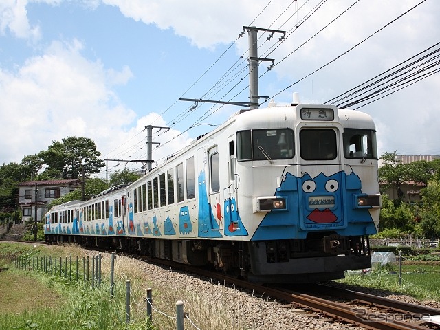 富士急行は2月7日の2000系（写真）引退にあわせ「ラストランイベント」を実施する。