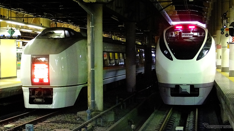 651系（左）とE657系。常磐線特急車両の新旧並び（上野）
