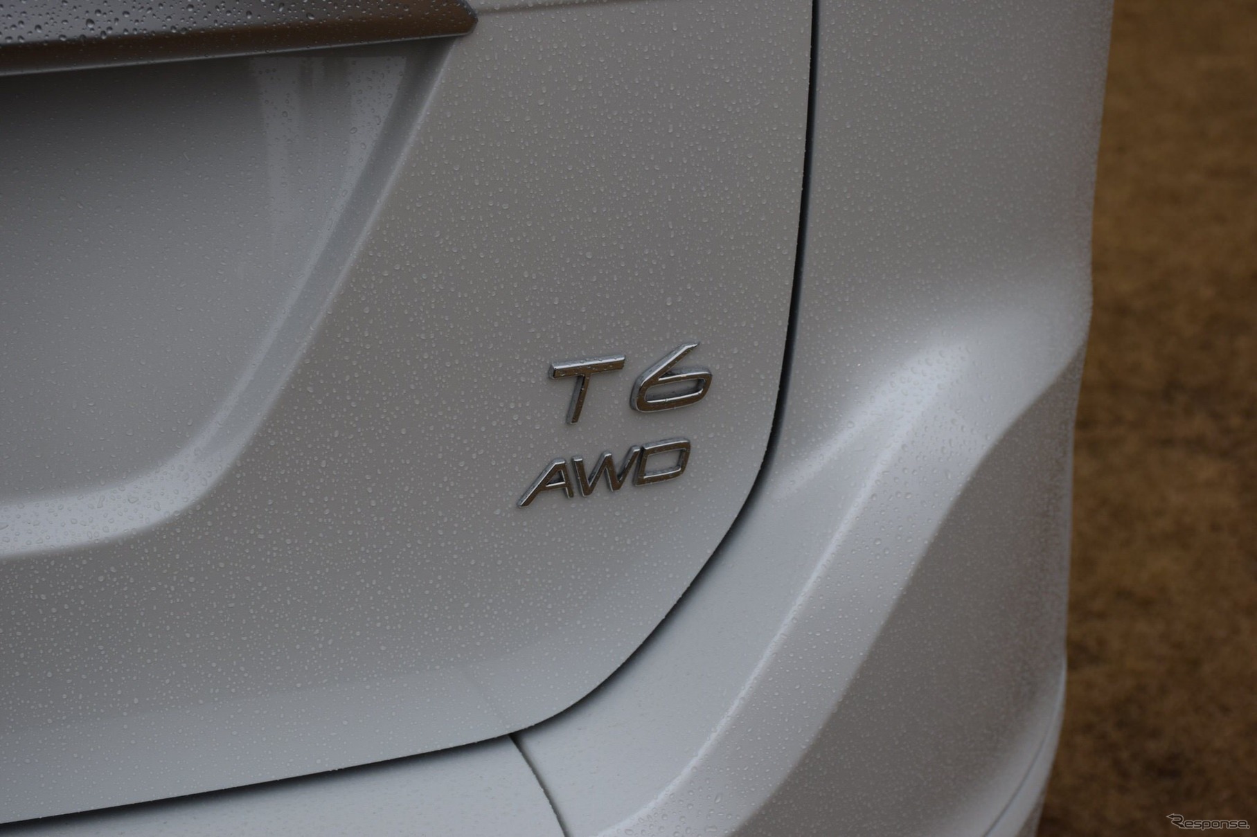 ボルボ XC60 T6 AWD R-デザイン