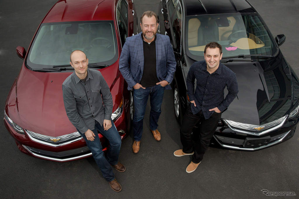 GM：ダン・アマン（中央）、Lyft共同創業者：ジョン・ジマー氏（右）、ローガン・グリーン氏（左）