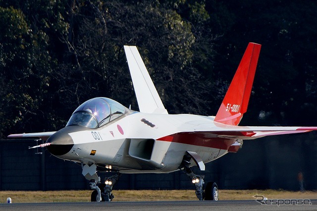 名古屋空港で滑走試験を進めている先進技術実証機「X-2」。