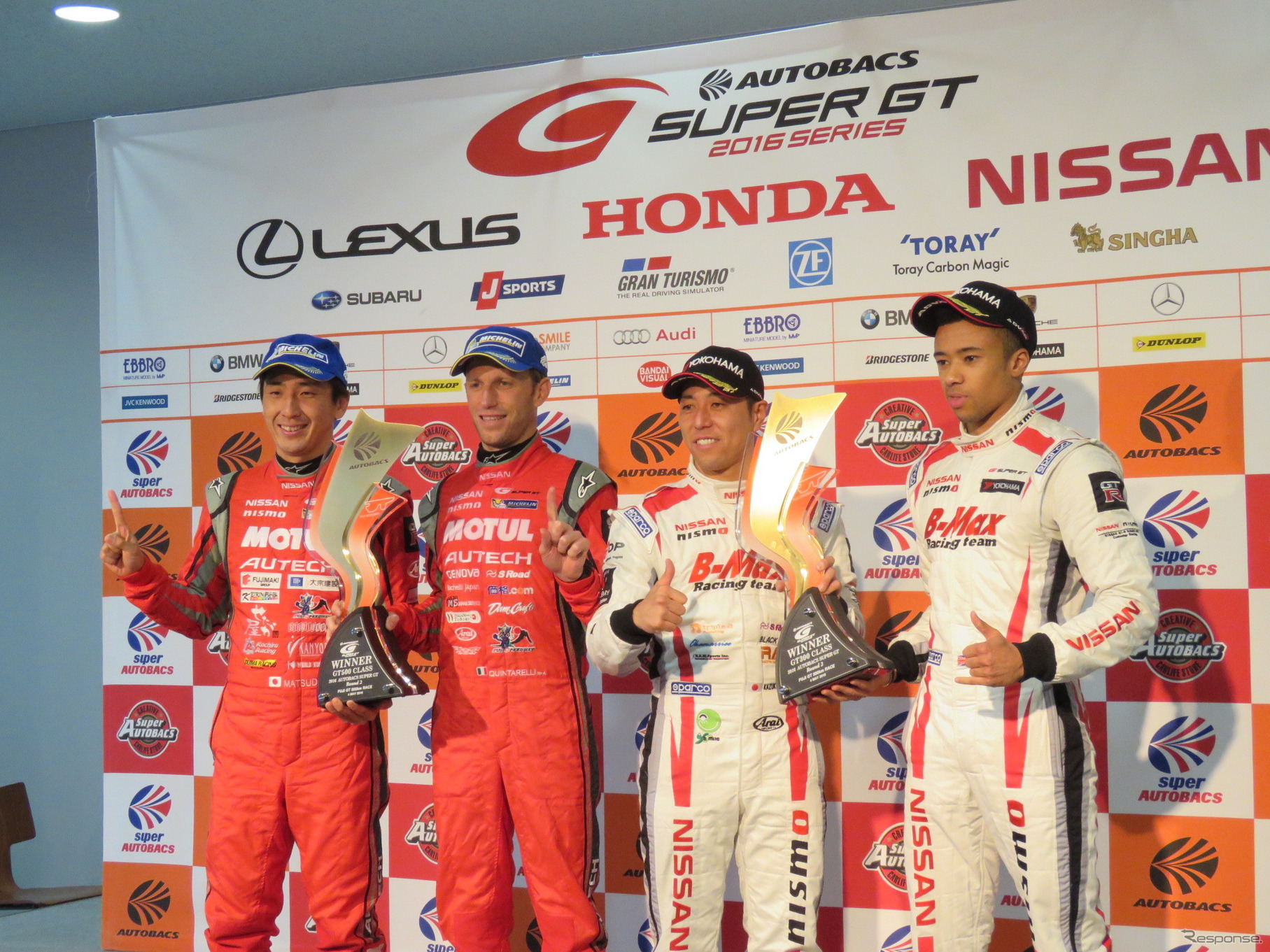 左からGT500優勝の松田、クインタレッリ、GT300優勝の星野一樹、マーデンボロー。