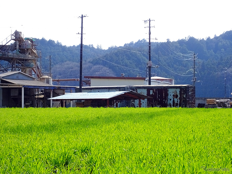 かつて活躍した貨車が置かれている田沢工業。日鉄鉱業専用線の跡もこの付近にある