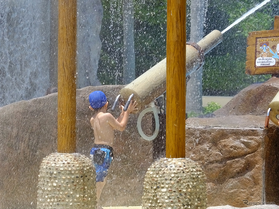 鈴鹿サーキットに隣接する遊園地「モートピア」。その中のアドベンチャープールに新し鈴鹿サーキットの複合大型プール「アクア・アドベンチャー」が7月2日から本格稼働。夏休み期間中は、“びしょ濡れ家族”たちでにぎわう