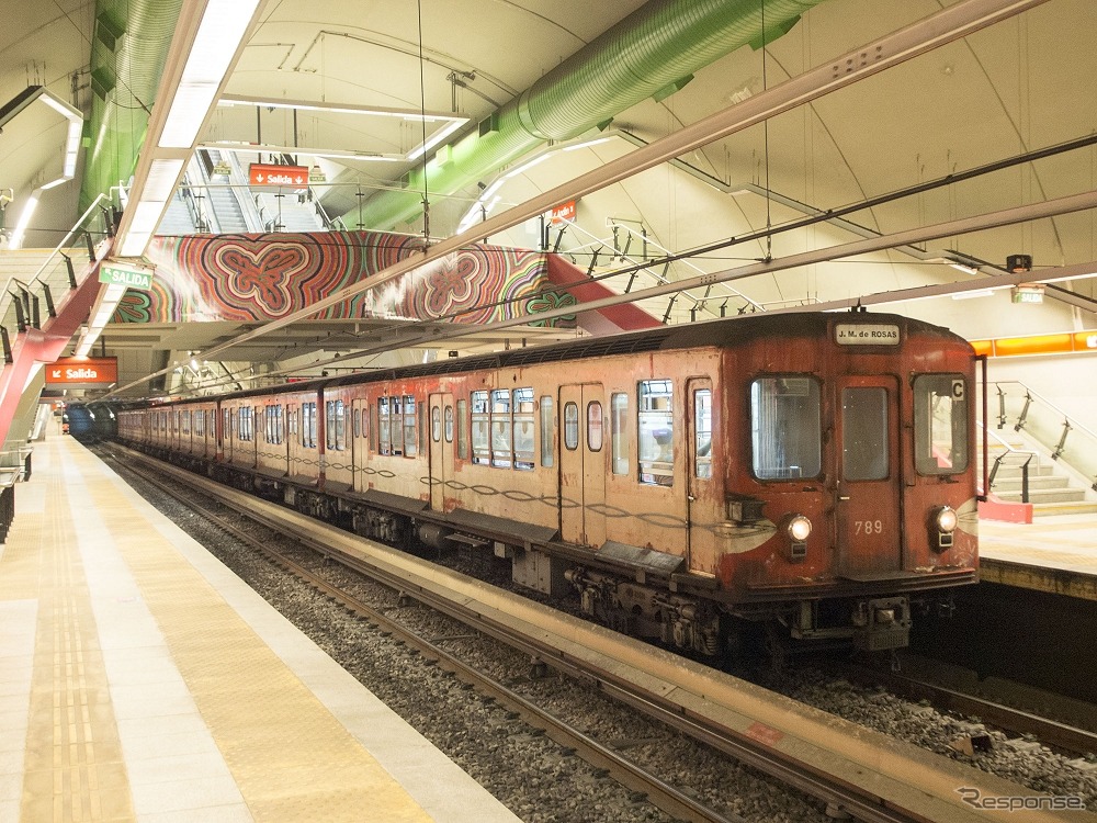 ブエノスアイレス地下鉄で運用されている丸ノ内線の旧型電車。近年はスペイン・マドリード地下鉄の中古電車への置き換えが進んでいる。