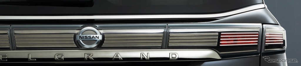 リヤコンビネーションランプ（クリアブラックタイプ） エルグランド ライダー <オーテック30周年特別仕様車>