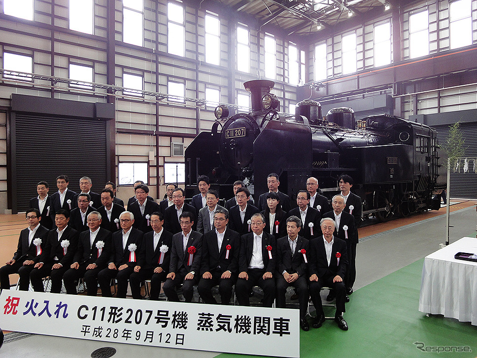東武鉄道C11形207号機「火入れ式」（9月12日、南栗橋「SL検修庫」内）