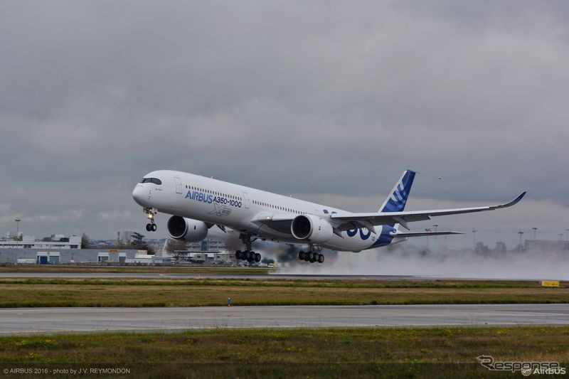 エアバスA350-1000初号機の初飛行