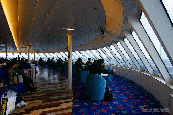 青函航路での運航時、最前列は展望席になっていて、大人気だったが…。
