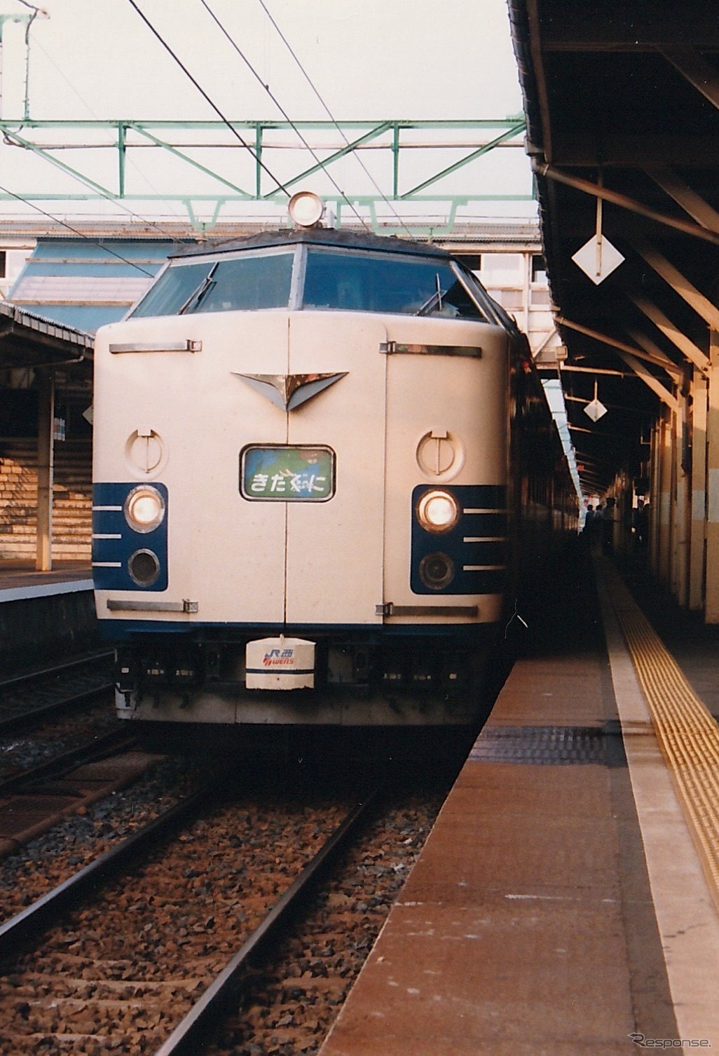 1990年9月2日、直江津駅か糸魚川駅、新潟行き「きたぐに」