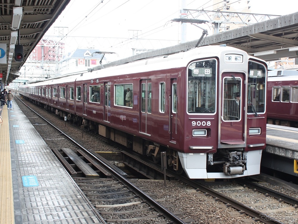 阪急の十三駅。関西私鉄の立ち食いそばの歴史はここから始まった。