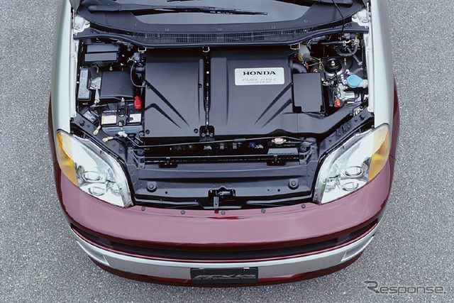 ホンダが第4世代の燃料電池車『FCX-V4』発表、距離がグーンと