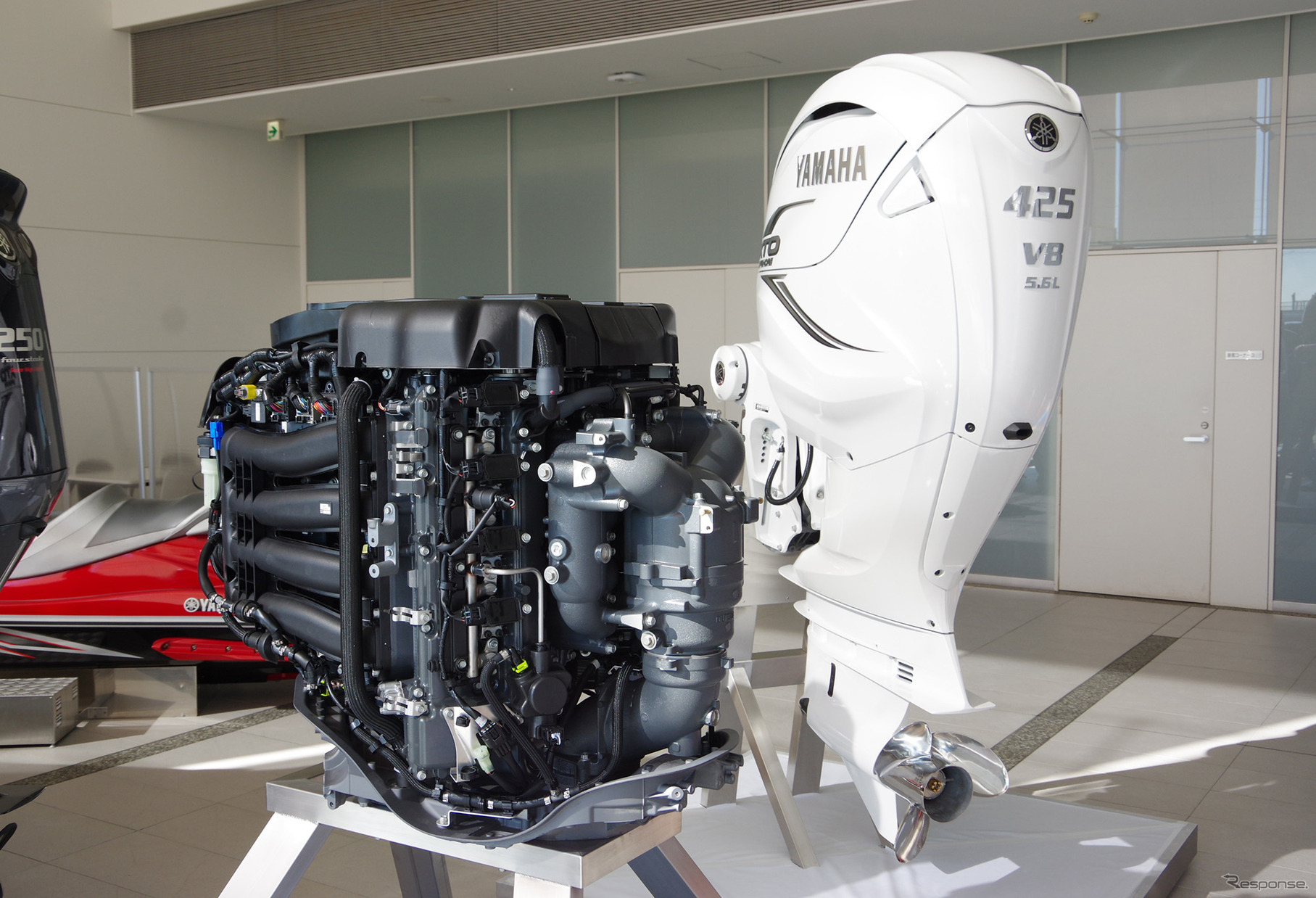V8エンジンを搭載するヤマハ発動機の船外機
