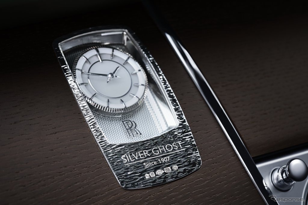 ロールスロイスの35台限定車「シルバーゴーストコレクション」に備わる純銀製ケースを備えた時計