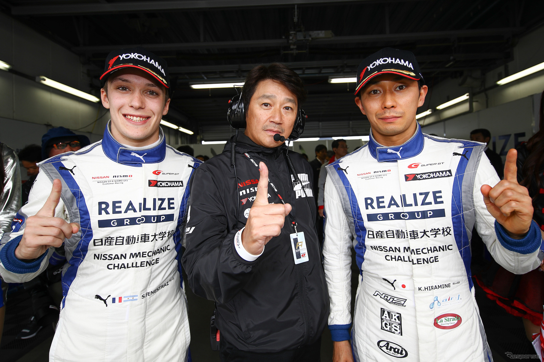 GT300予選首位のKONDOレーシング、左からフェネストラズ、近藤真彦監督、平峰。