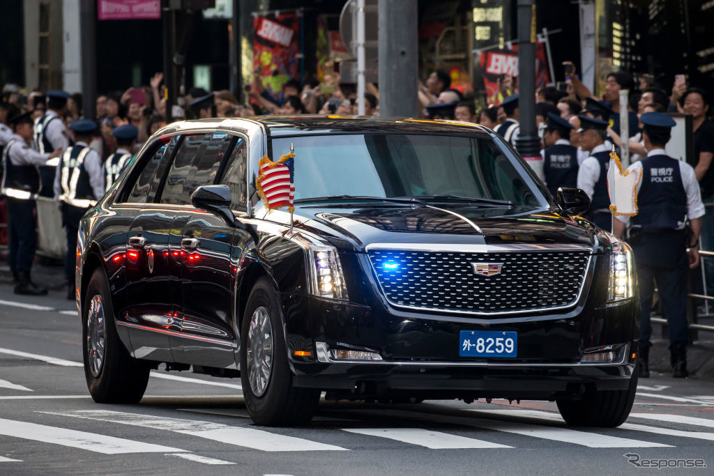 東京を走る米大統領専用車。