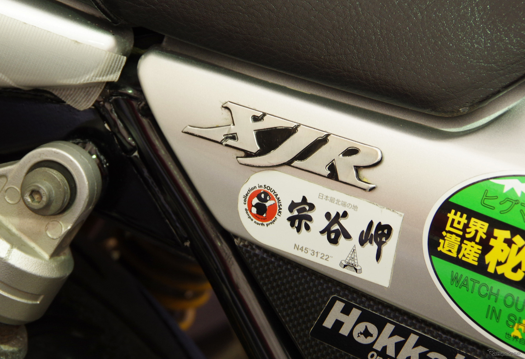 ゼロ・プラスBHSの車両保管庫には、北海道へ運ばれるバイクも