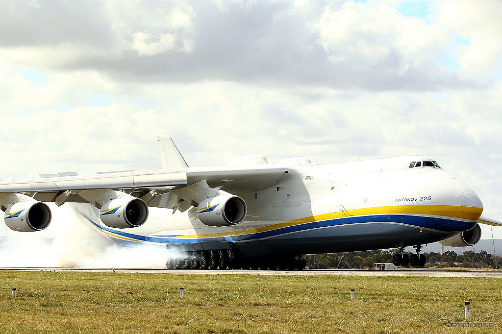 オーストラリア、パース空港に飛来したアントノフ225ムリーヤ（2016年05月15日）。