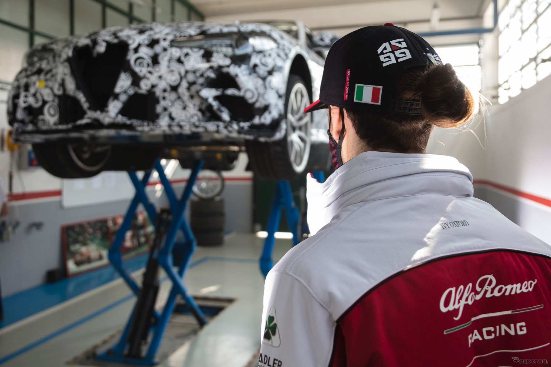 アルファロメオ・ジュリア GTA 新型のプロトタイプとアントニオ・ジョヴィナッツィ選手