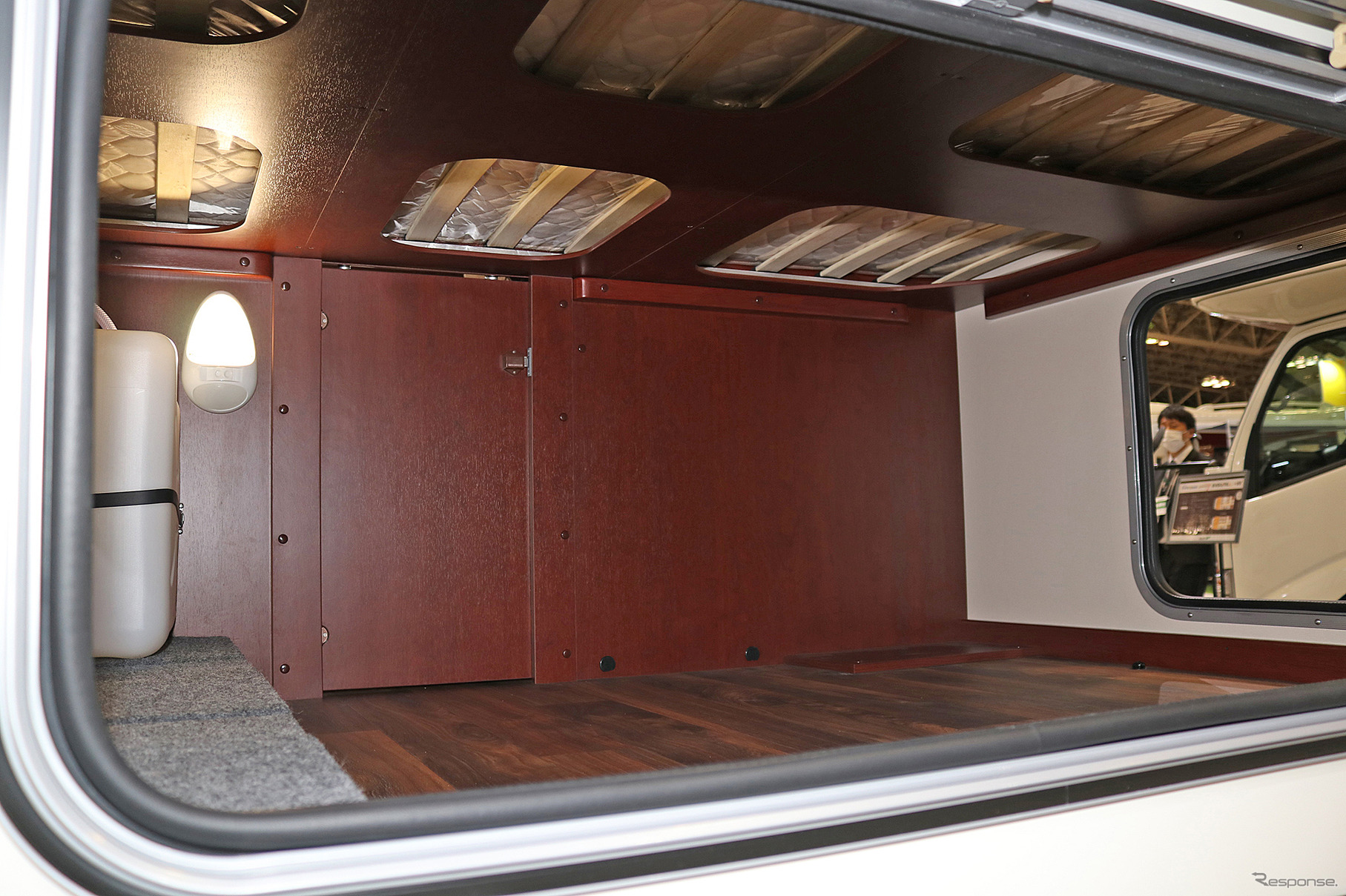 ナッツのクレソンジャーニー エボライト タイプX。後部に2段ベッドと下部に大型の収納を備えた。レジャーギアなどを積み込むにも便利な仕様だ。