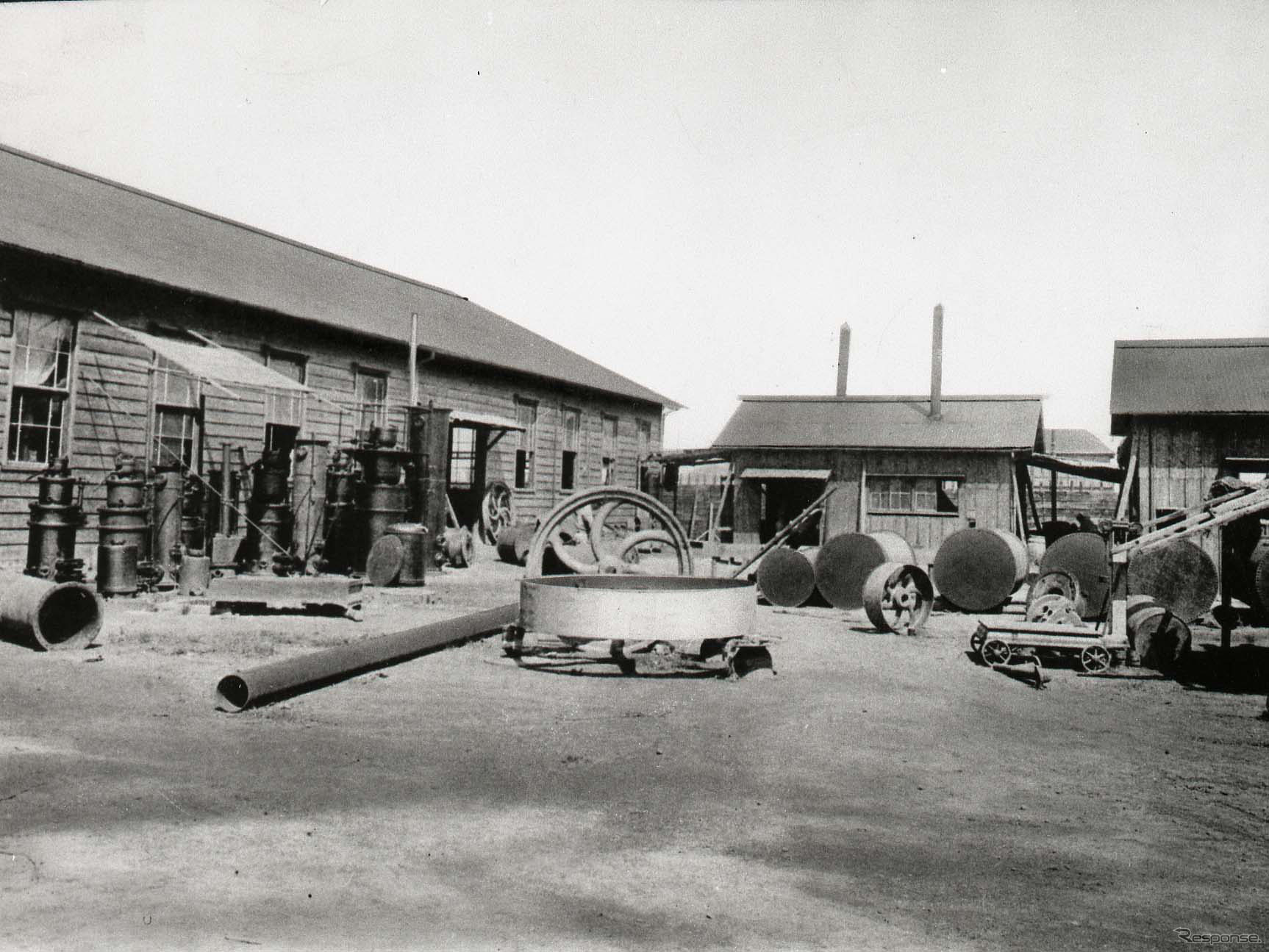 ダイハツの創業当時の工場と製品