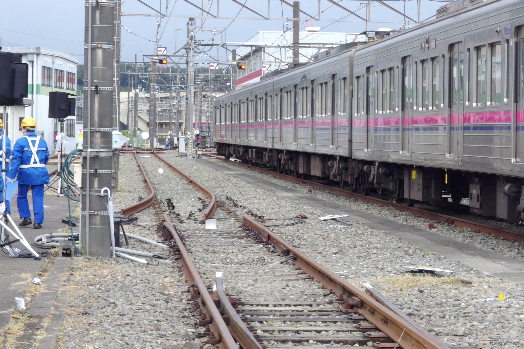 京王電鉄・総合事故復旧訓練：断線したレール