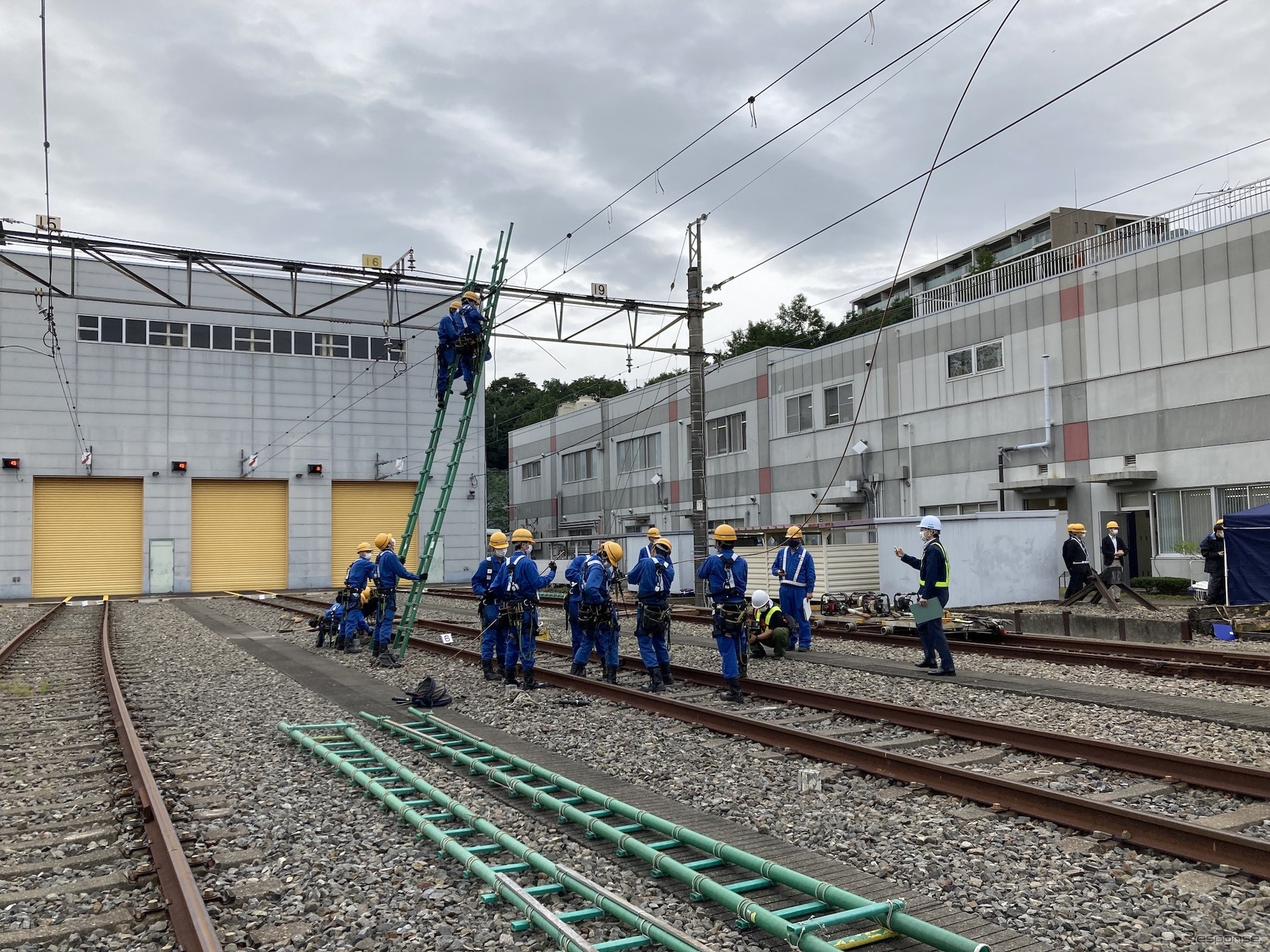 京王電鉄・総合事故復旧訓練：架線の復旧