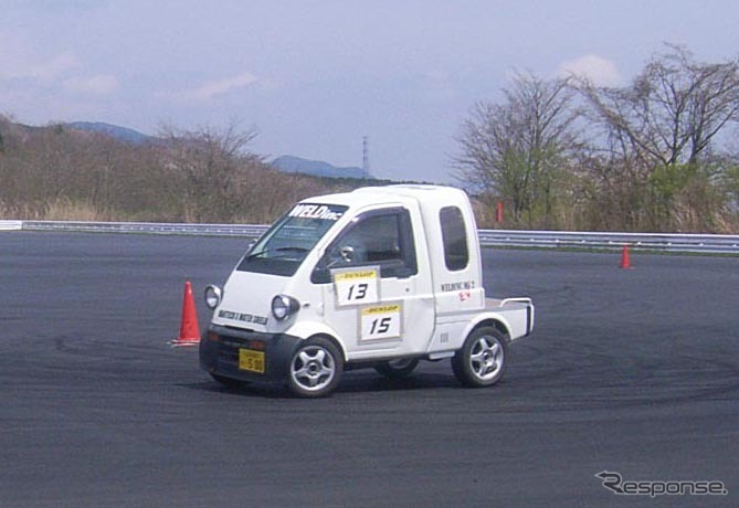 タイムアタック中のミゼットII EVの2号車