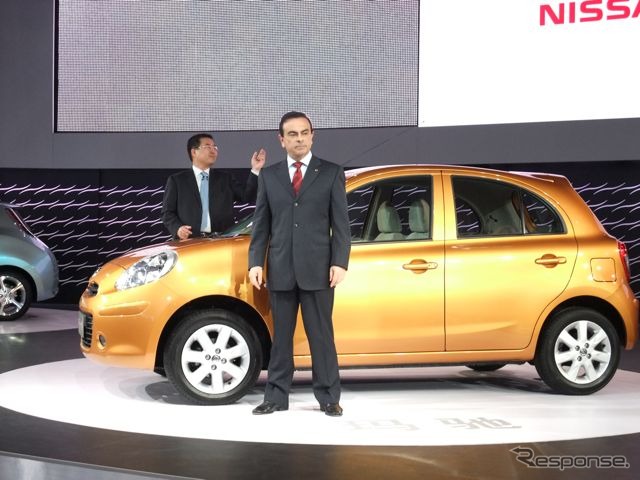 日産マーチとカルロス・ゴーン社長