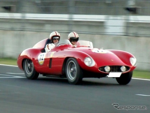 やはりサーキットが似合うフェラーリ750モンツァ