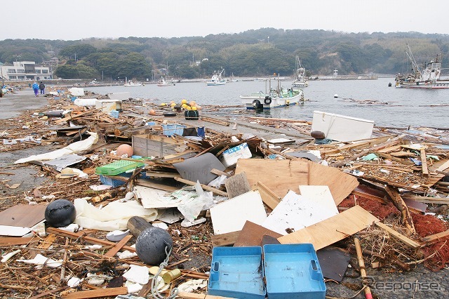 東日本大震災 田代島 電柱の一番上で津波に耐えた