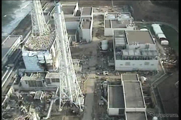 4号原子炉建屋山側（動画キャプチャ。10日、撮影・提供＝東京電力）