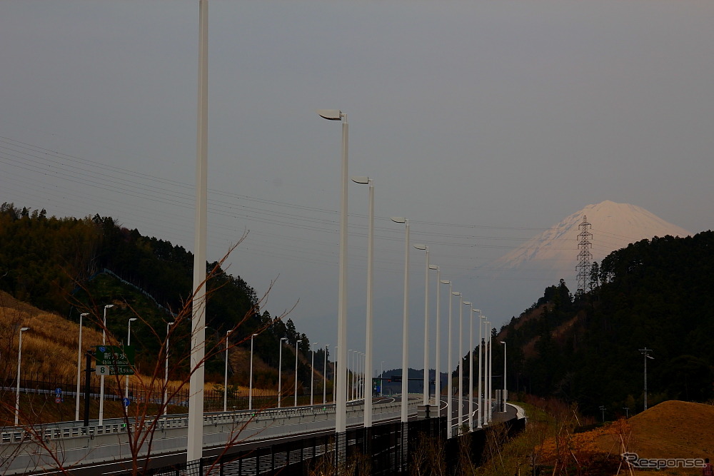 清水PAでは富士山を眺めることができる