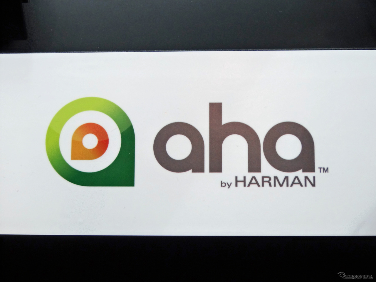 「aha by HARMAN]のロゴマーク。日本での展開は初となる
