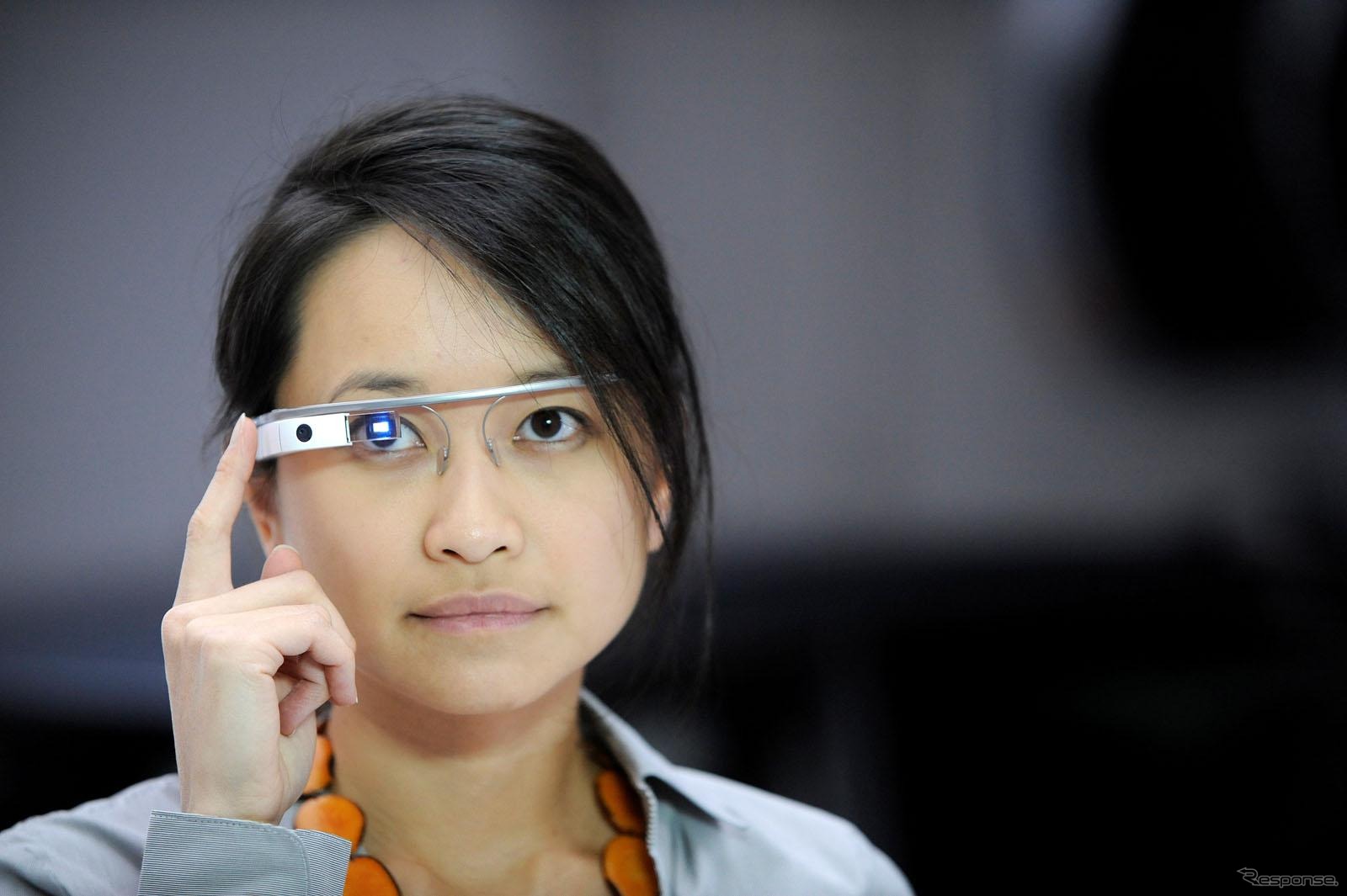 Google Glass（グーグルグラス）と連携した新型 ヒュンダイ ジェネシスセダン
