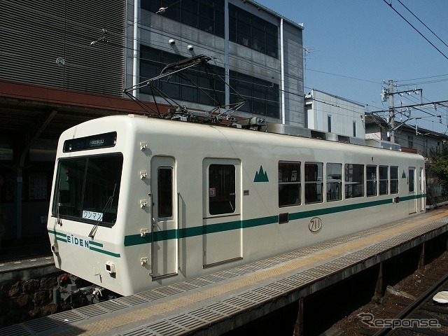 叡山電鉄の700系711号。走行装置はヘッドマーク車両となる723・724号とやや異なるが、車体構造は同一だ。