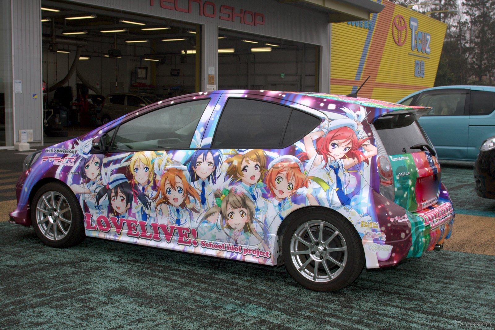 ラブライブ！トヨタ公式「痛アクア」が納車